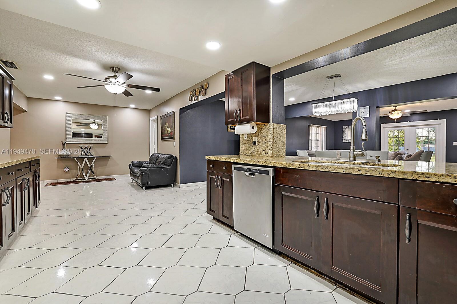RAINBOW LAKES - Residential