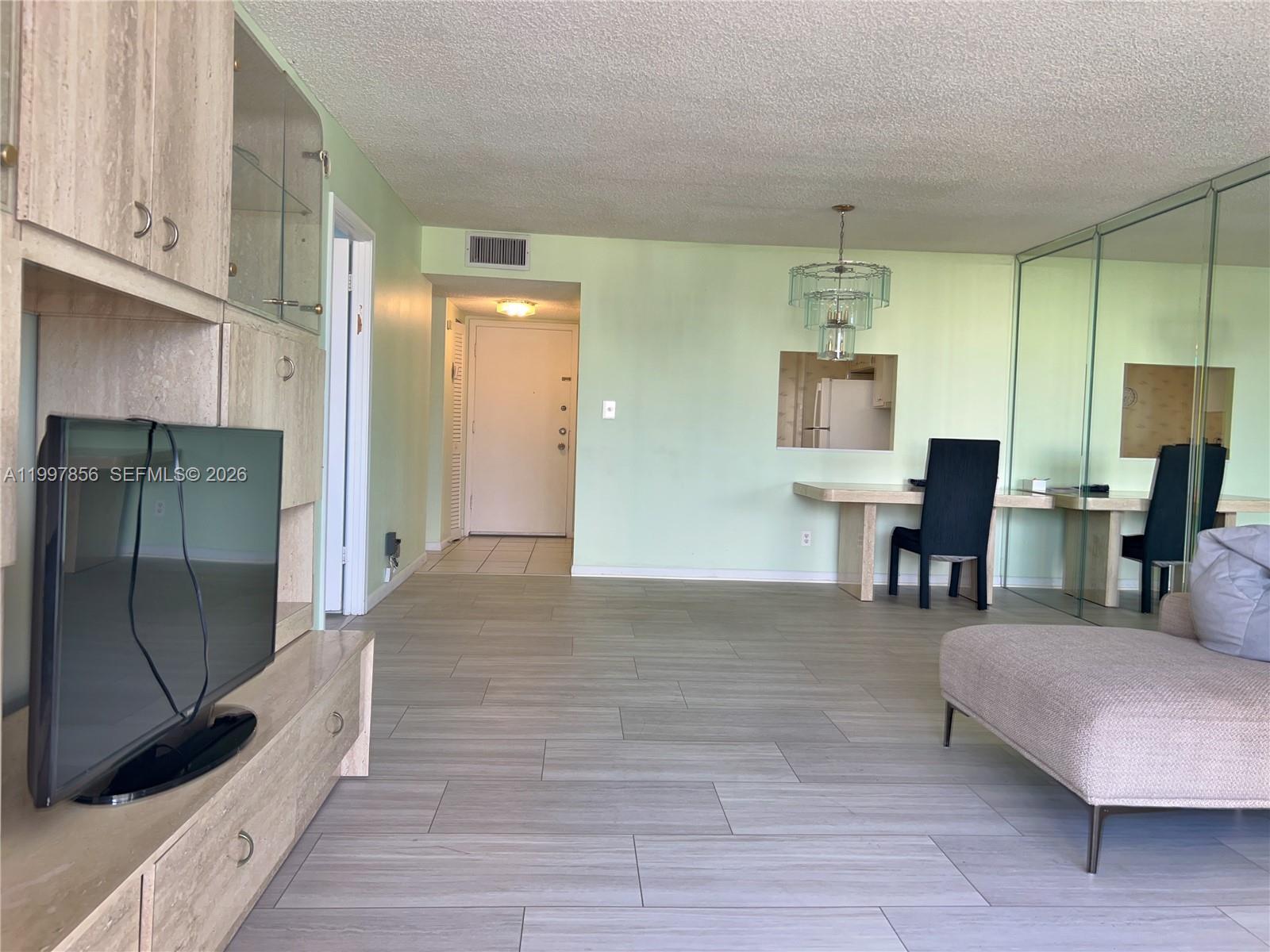 IMPERIAL TOWERS NORTH CON - Residential Lease