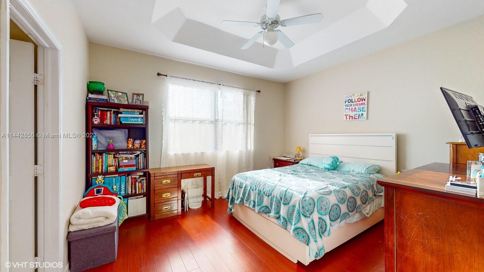 FLORIDIAN ISLES SOUTH - Residential