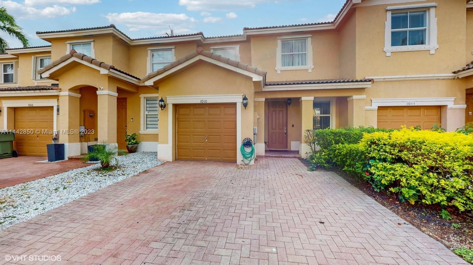 FLORIDIAN ISLES SOUTH - Residential