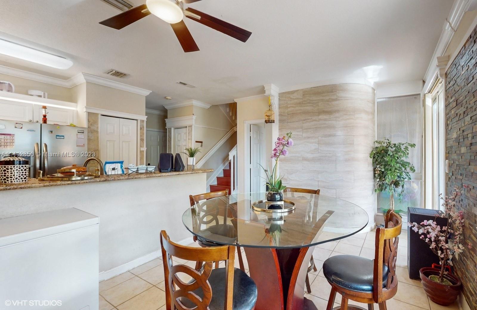 FLORIDIAN ISLES SOUTH - Residential