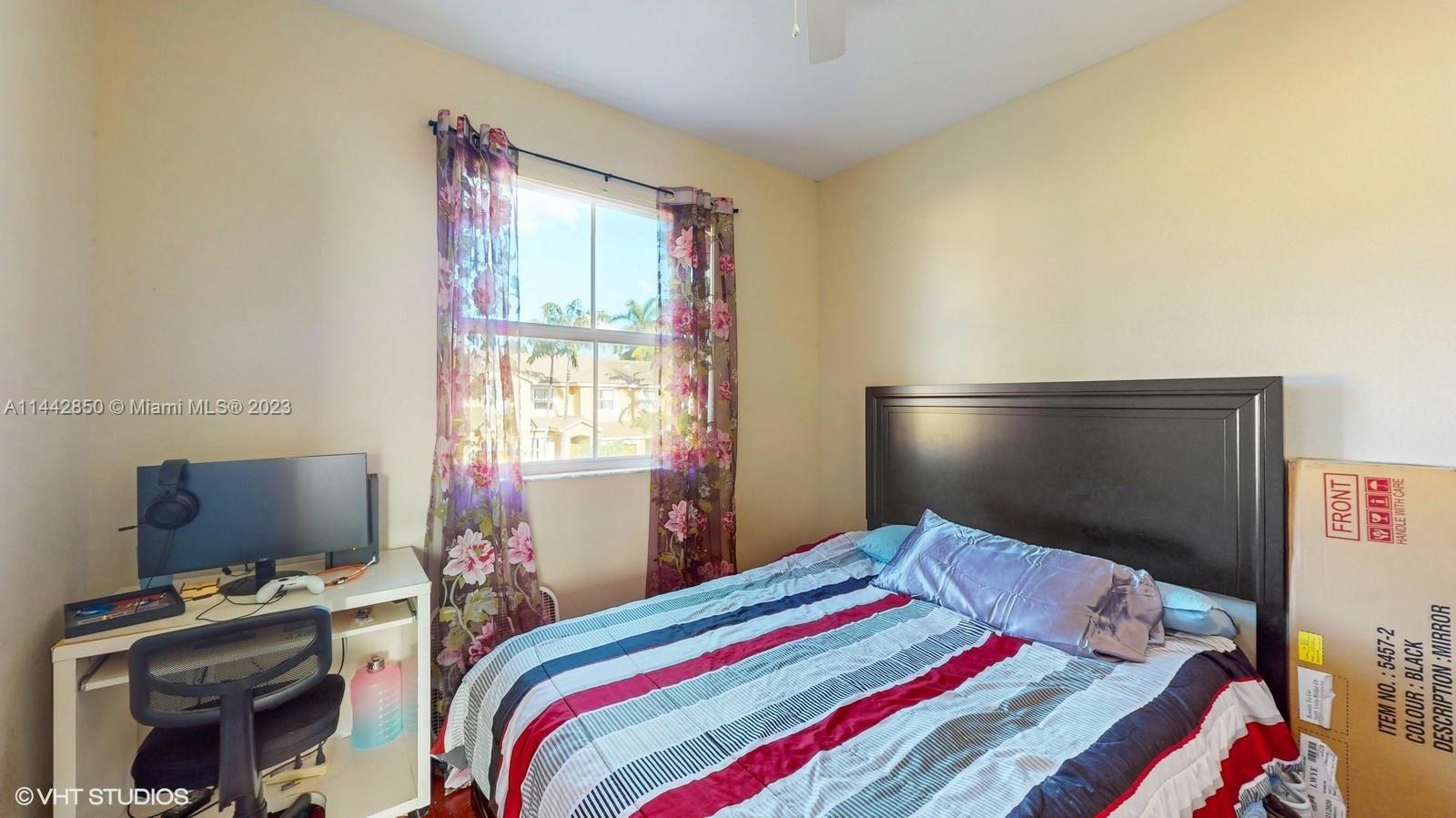 FLORIDIAN ISLES SOUTH - Residential