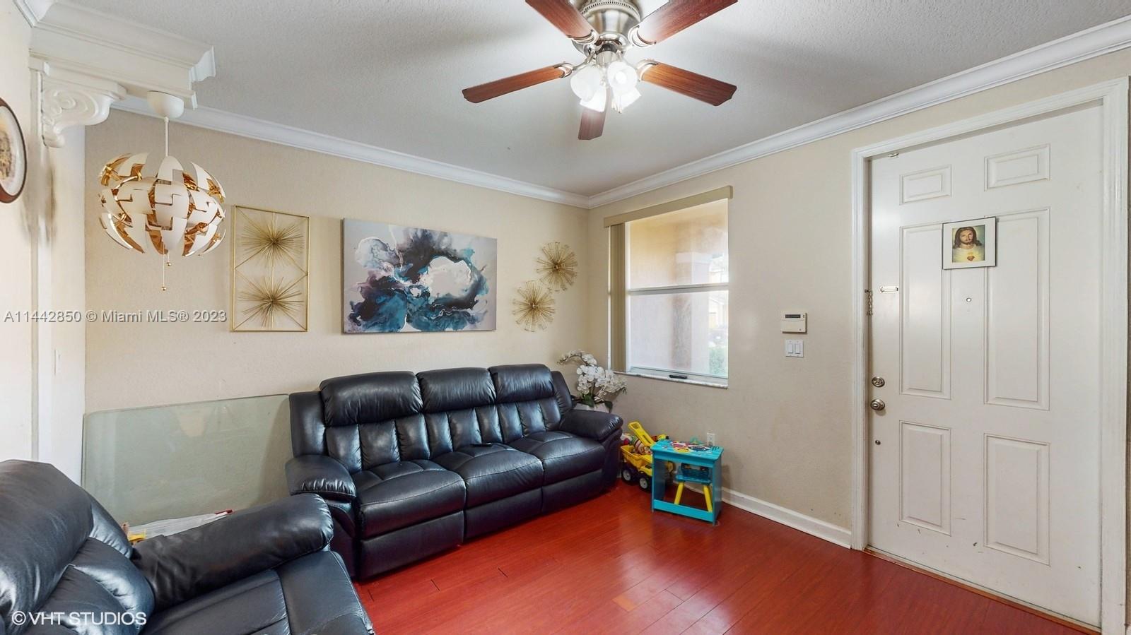 FLORIDIAN ISLES SOUTH - Residential