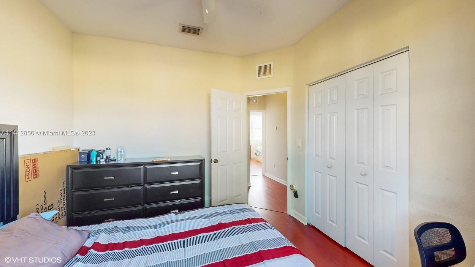 FLORIDIAN ISLES SOUTH - Residential