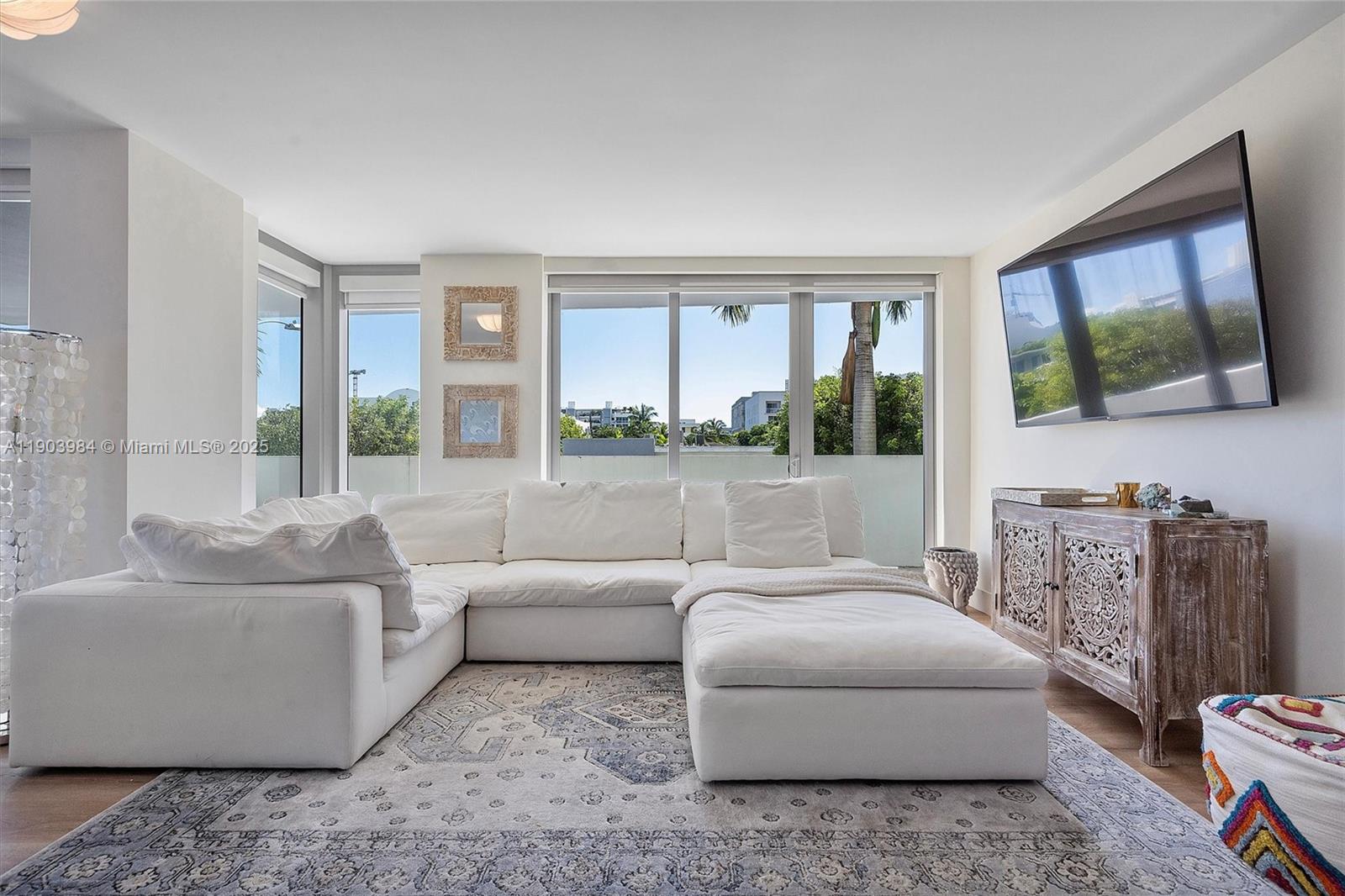 THE PALMS CONDO - Residential