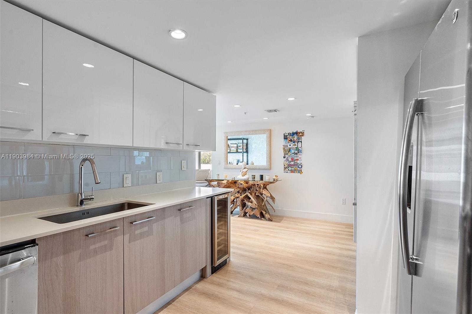 THE PALMS CONDO - Residential