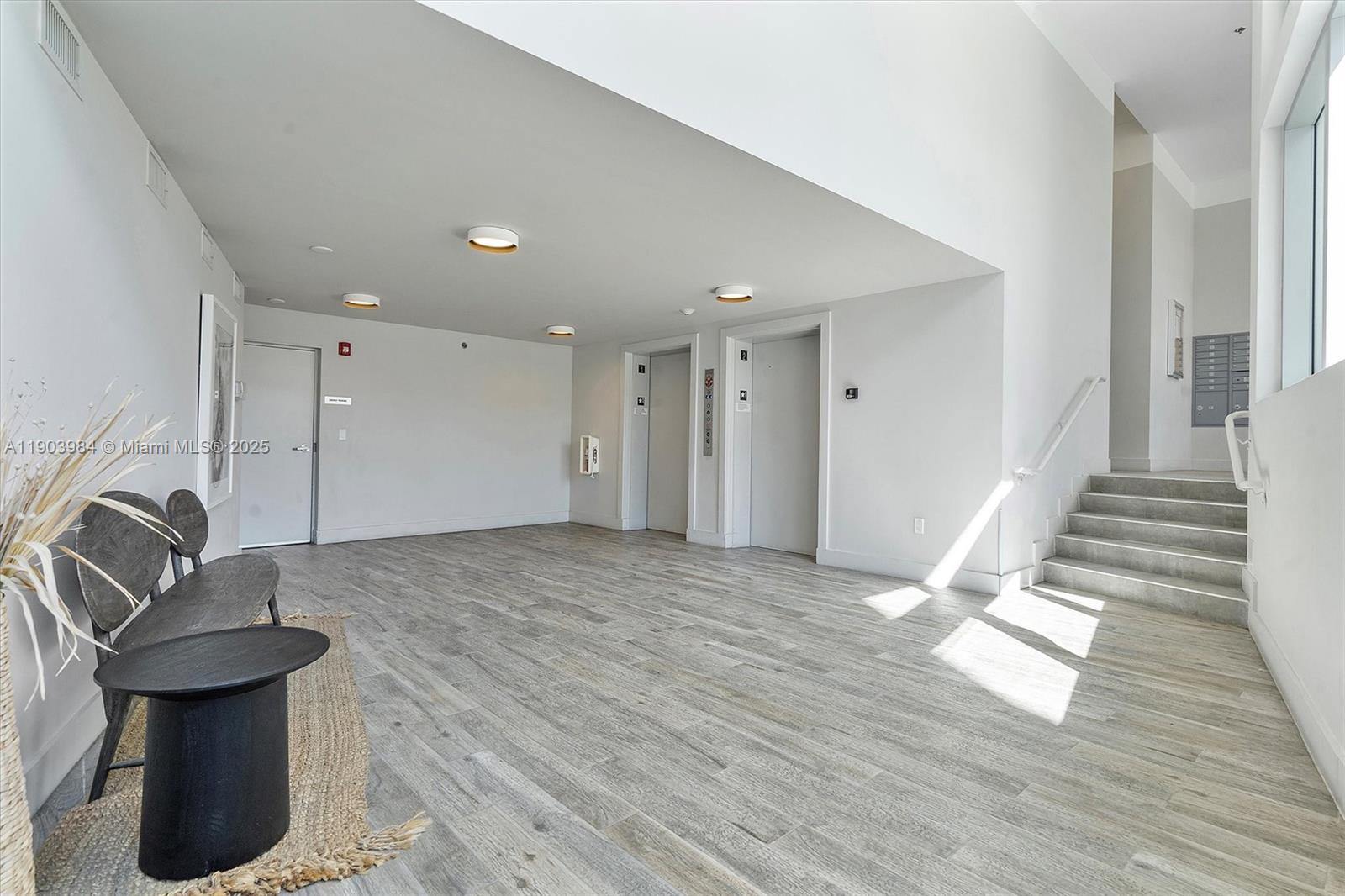 THE PALMS CONDO - Residential