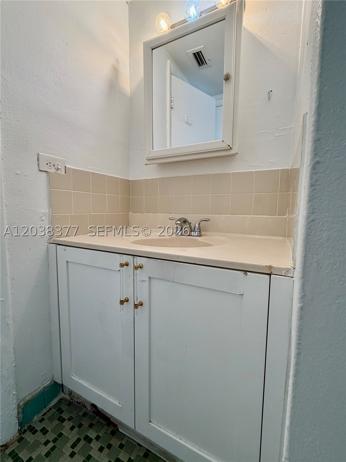 PARKERS CHESTER TERR - Residential Lease