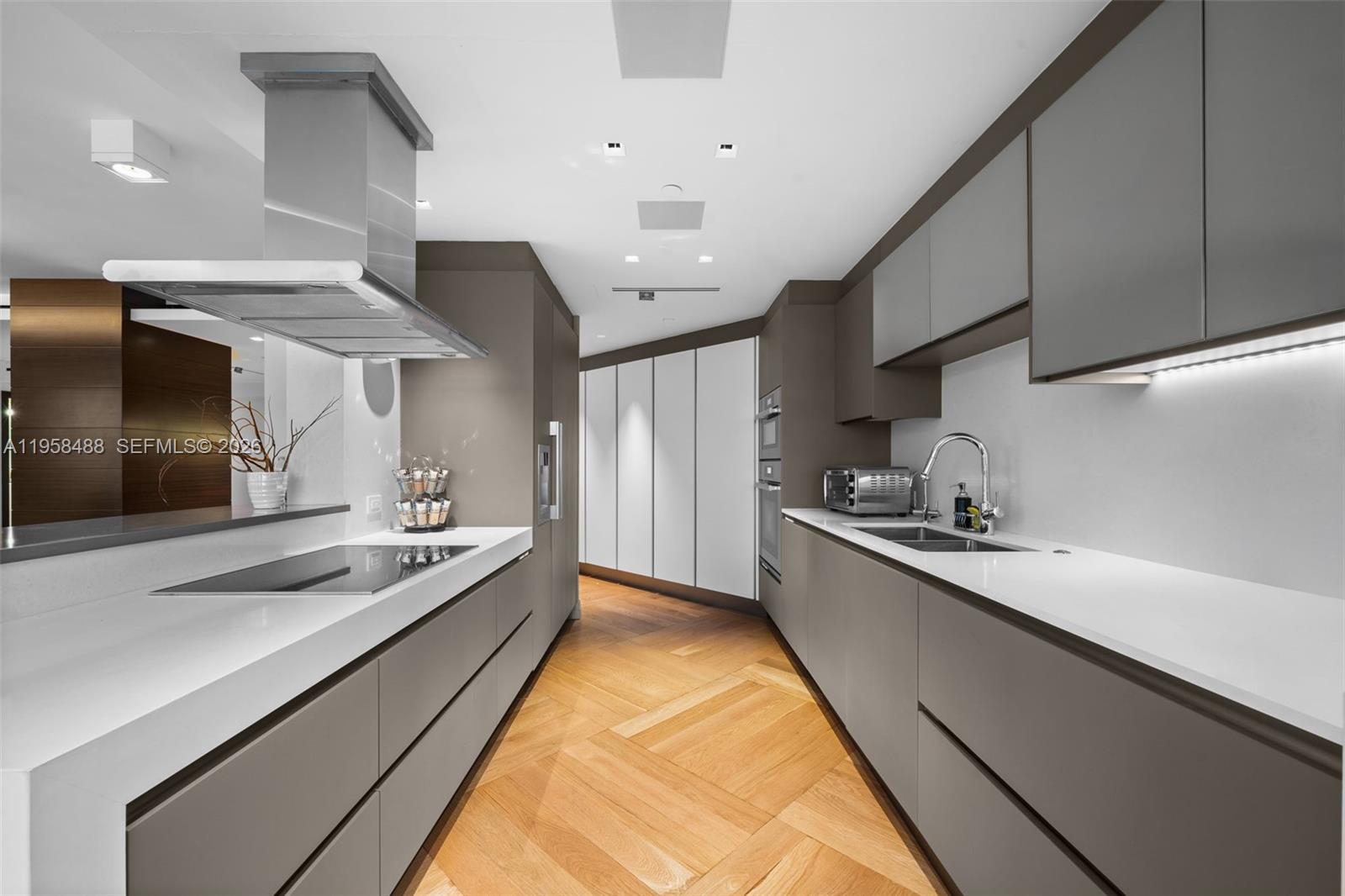 BAL HARBOUR TOWER CONDO - Residential