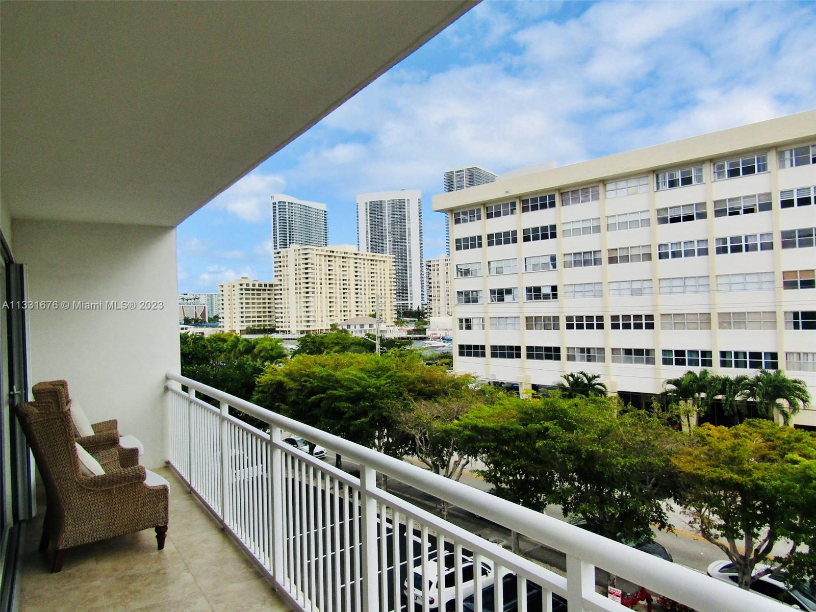 GOLDEN ISLES TOWERS CONDO - Residential