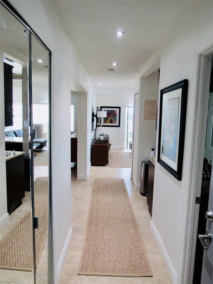 GOLDEN ISLES TOWERS CONDO - Residential