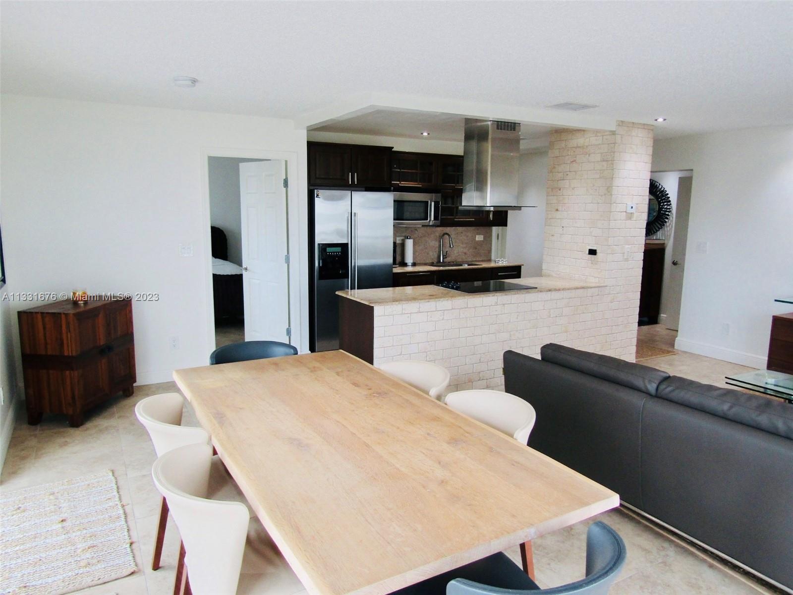 GOLDEN ISLES TOWERS CONDO - Residential