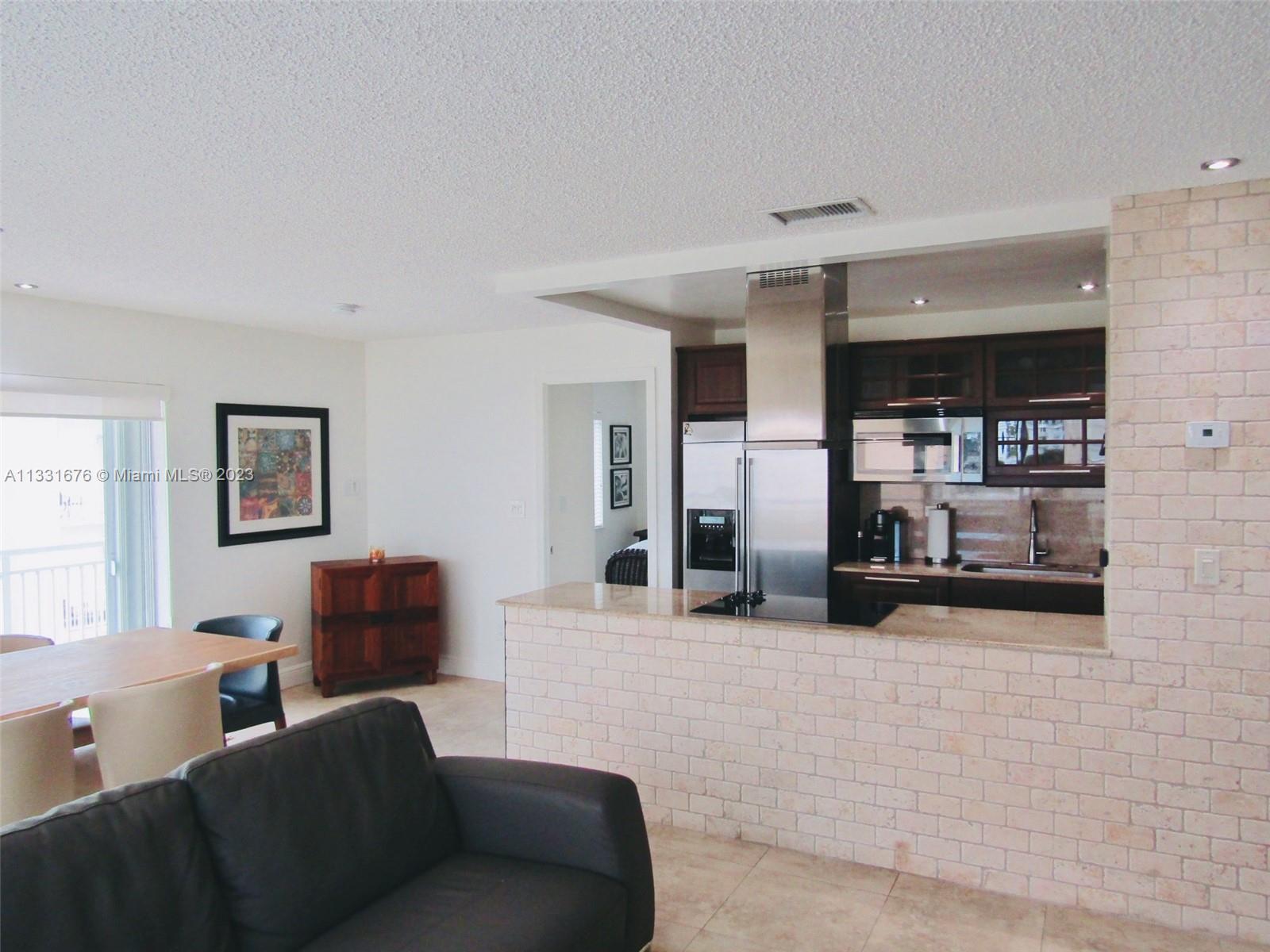 GOLDEN ISLES TOWERS CONDO - Residential