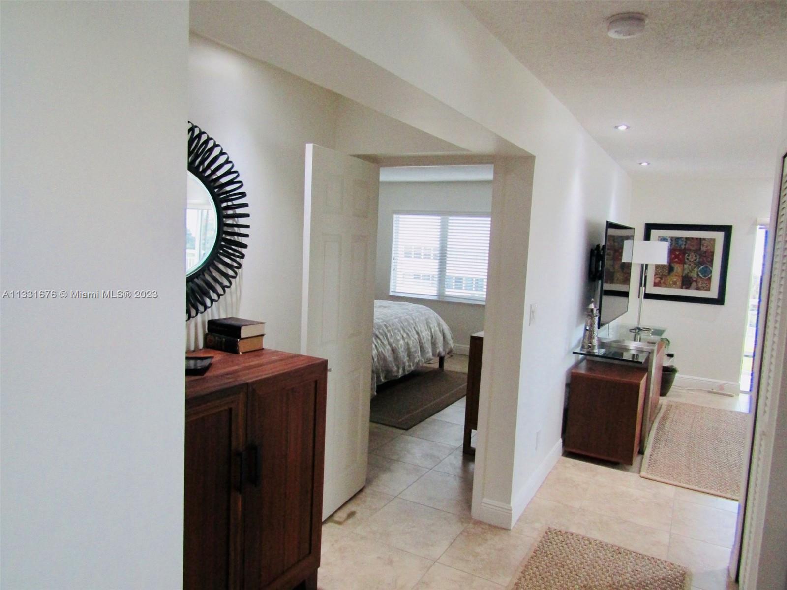 GOLDEN ISLES TOWERS CONDO - Residential