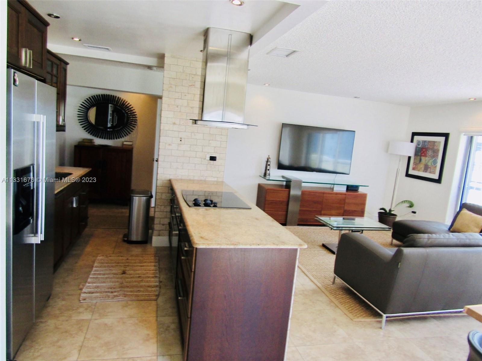 GOLDEN ISLES TOWERS CONDO - Residential