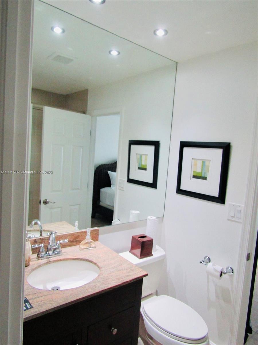 GOLDEN ISLES TOWERS CONDO - Residential