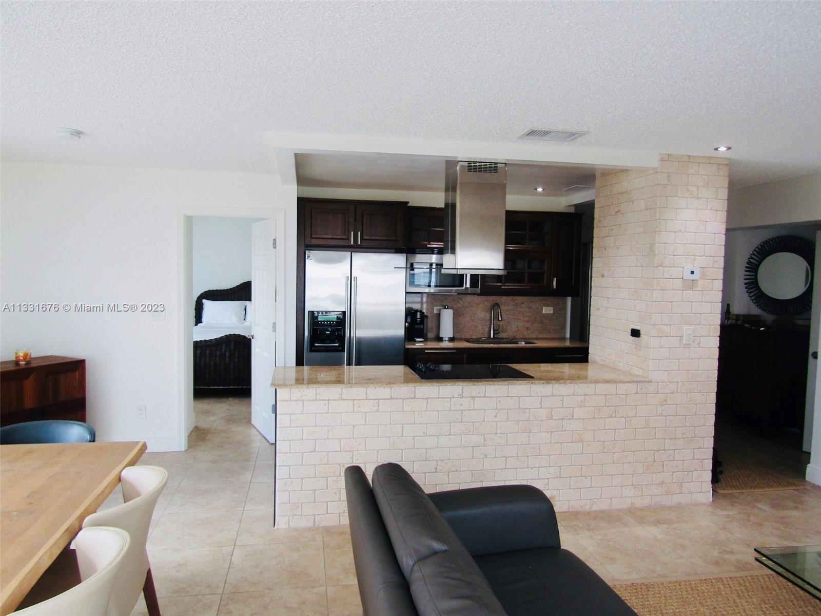 GOLDEN ISLES TOWERS CONDO - Residential