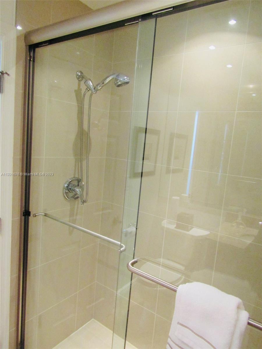 GOLDEN ISLES TOWERS CONDO - Residential