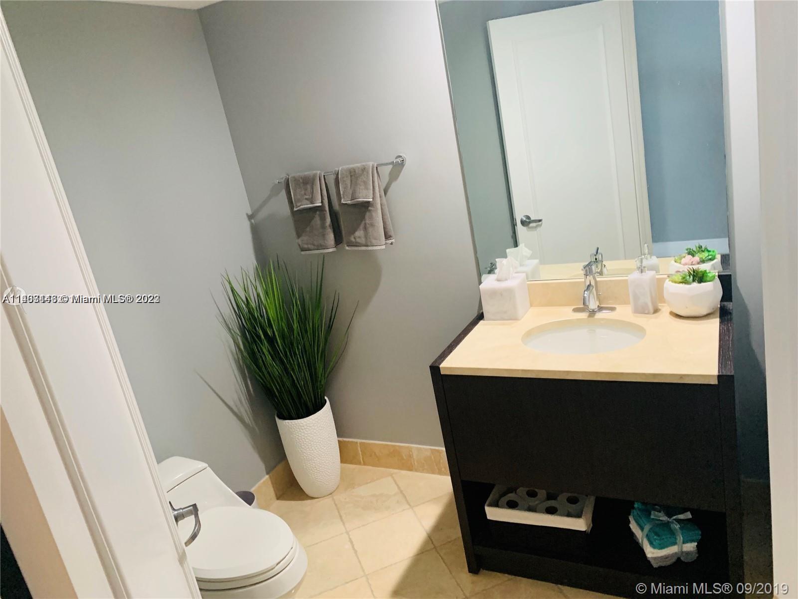 TRUMP ROYALE CONDO - Residential Lease