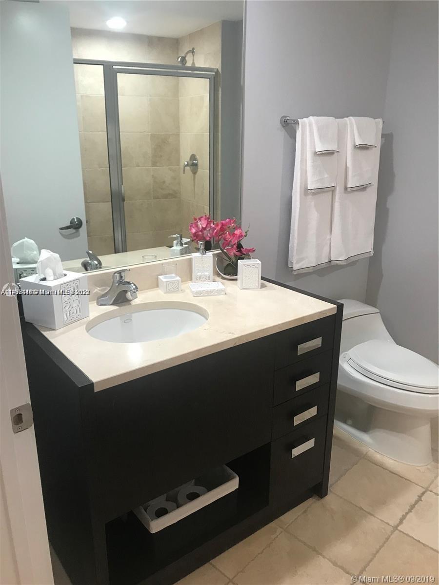 TRUMP ROYALE CONDO - Residential Lease