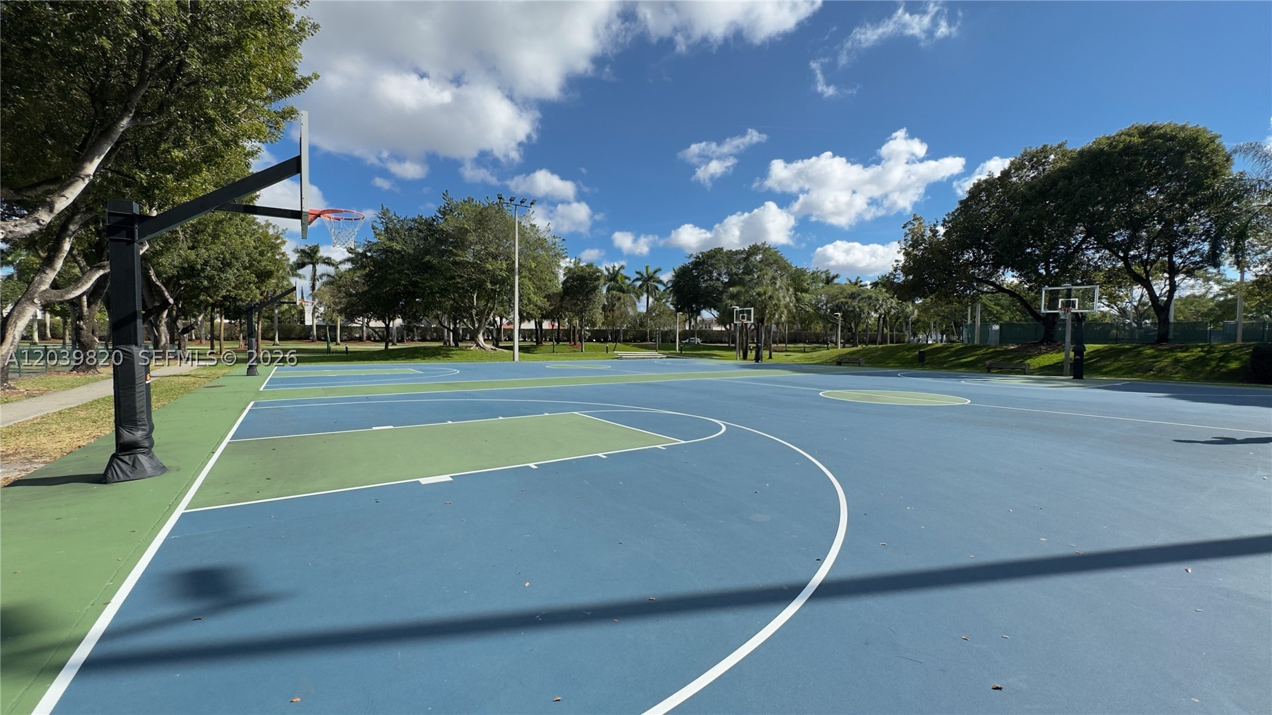 DORAL ISLES-ANTILLES - Residential