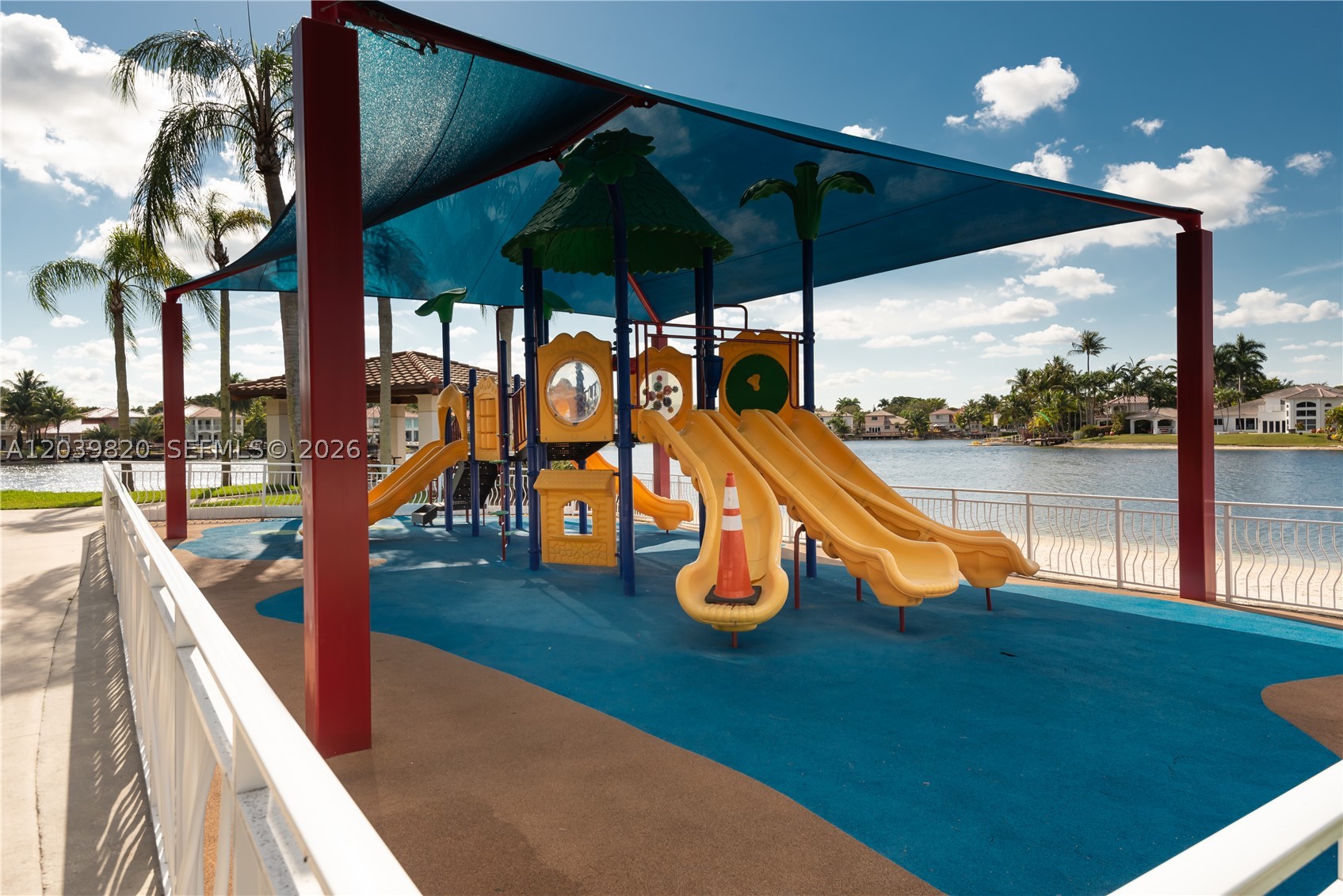 DORAL ISLES-ANTILLES - Residential