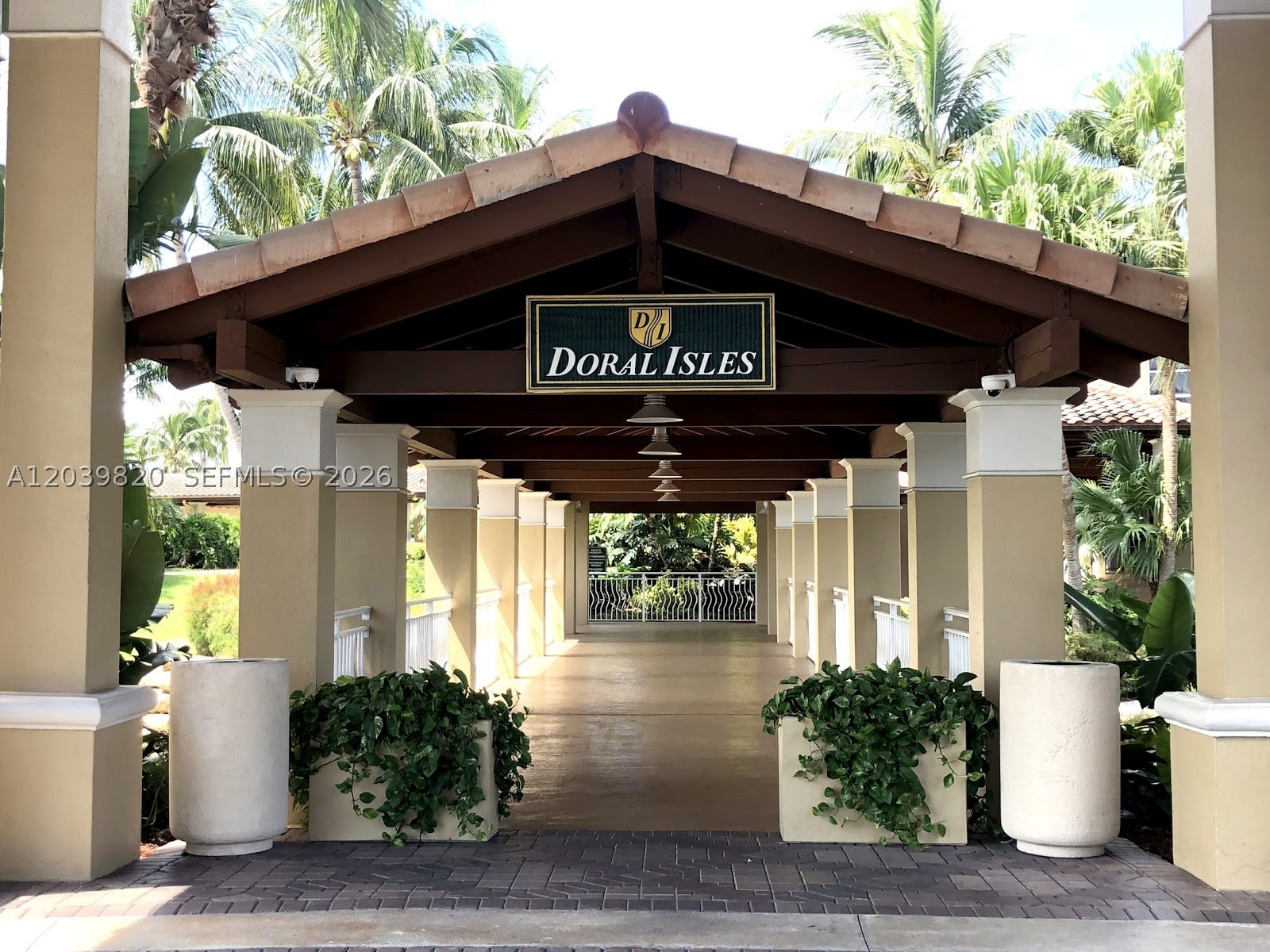 DORAL ISLES-ANTILLES - Residential