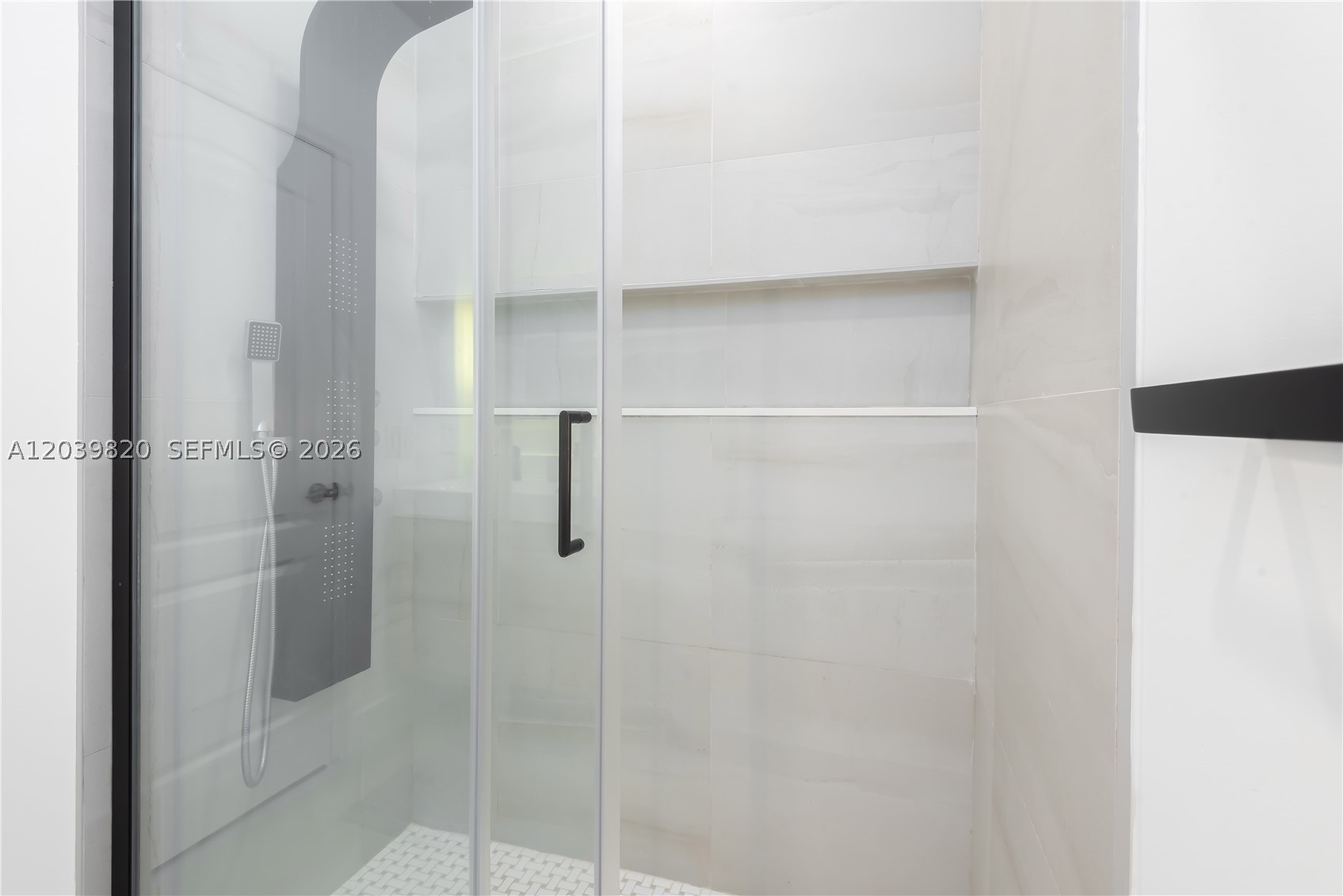 DORAL ISLES-ANTILLES - Residential