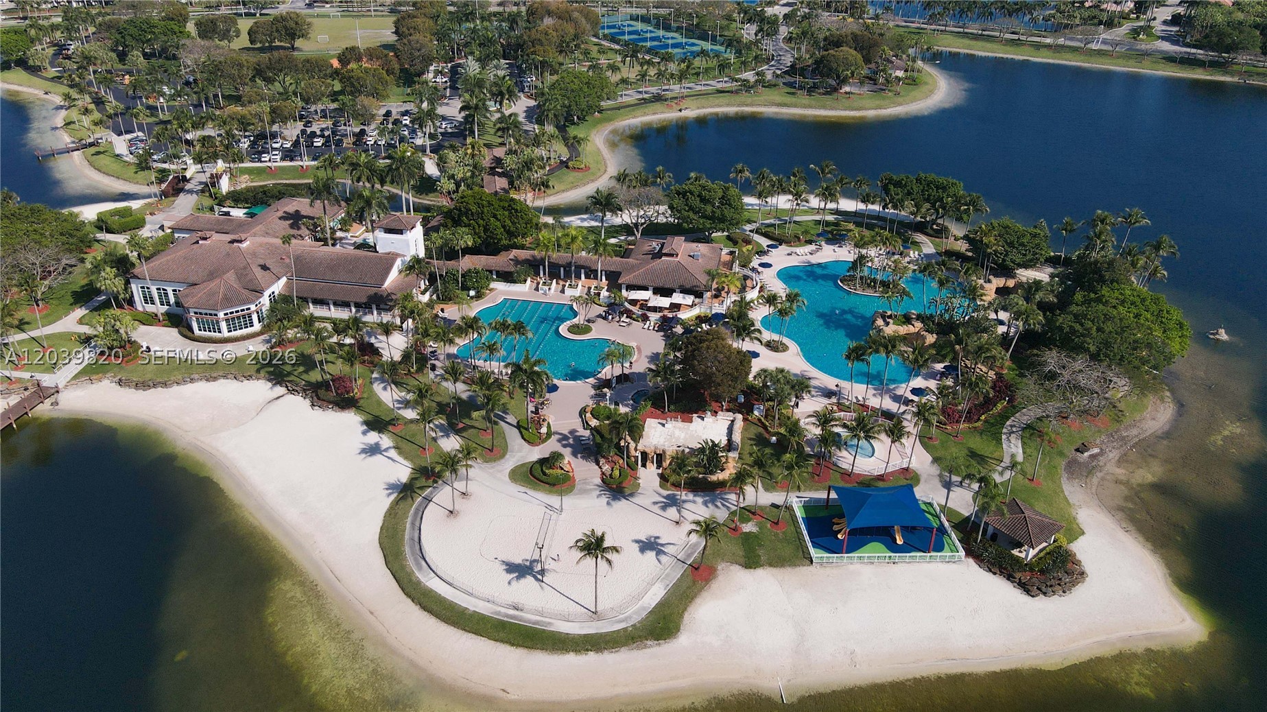 DORAL ISLES-ANTILLES - Residential