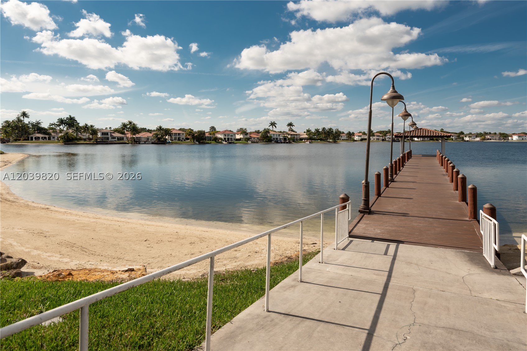 DORAL ISLES-ANTILLES - Residential