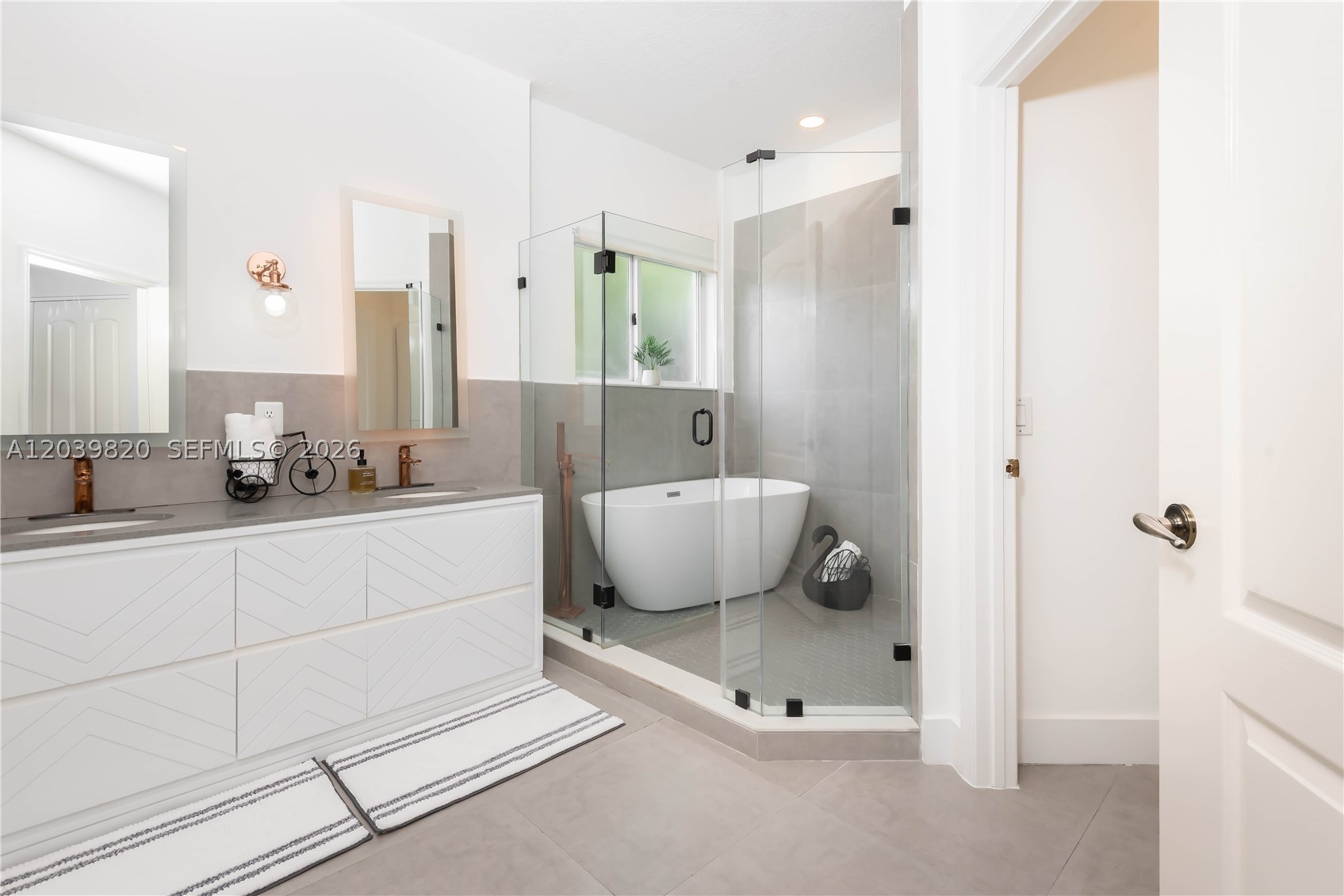 DORAL ISLES-ANTILLES - Residential