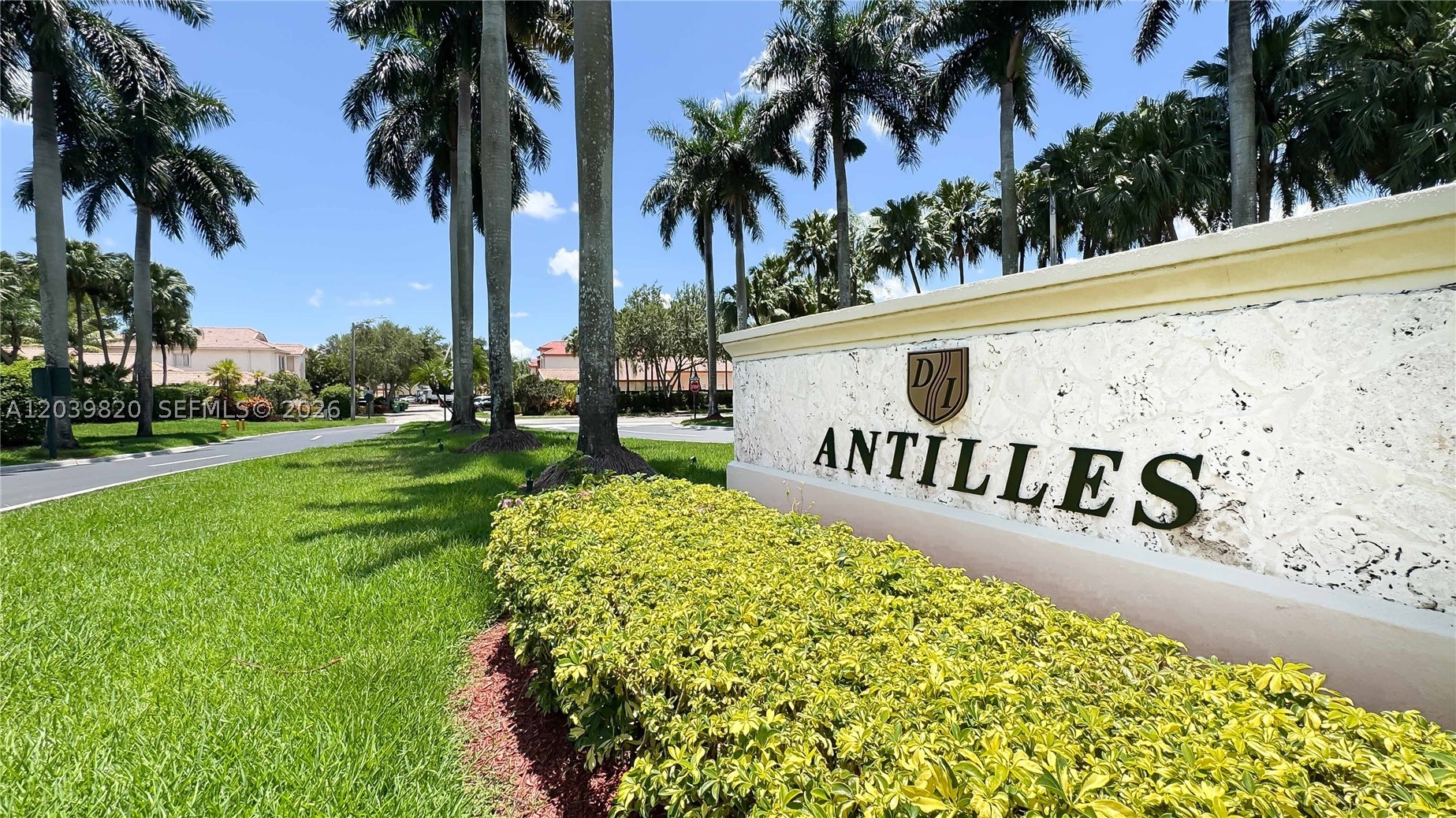 DORAL ISLES-ANTILLES - Residential