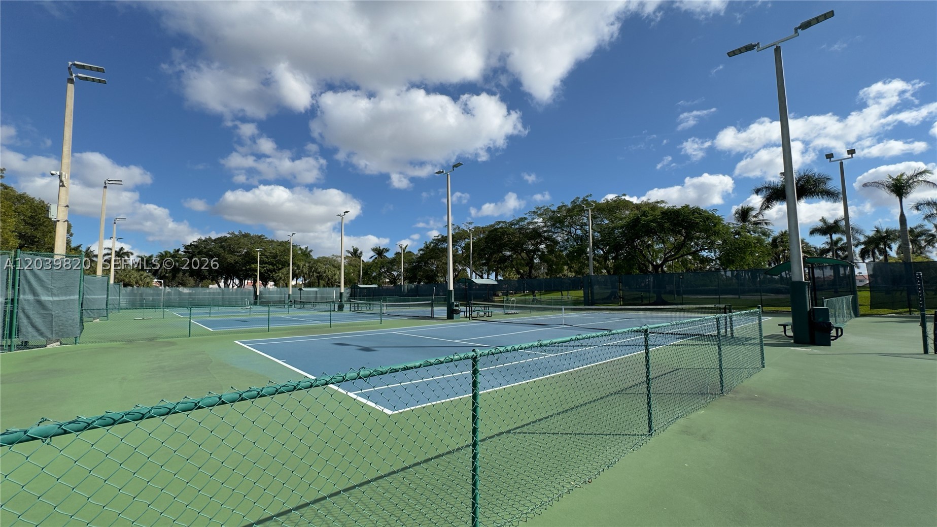 DORAL ISLES-ANTILLES - Residential