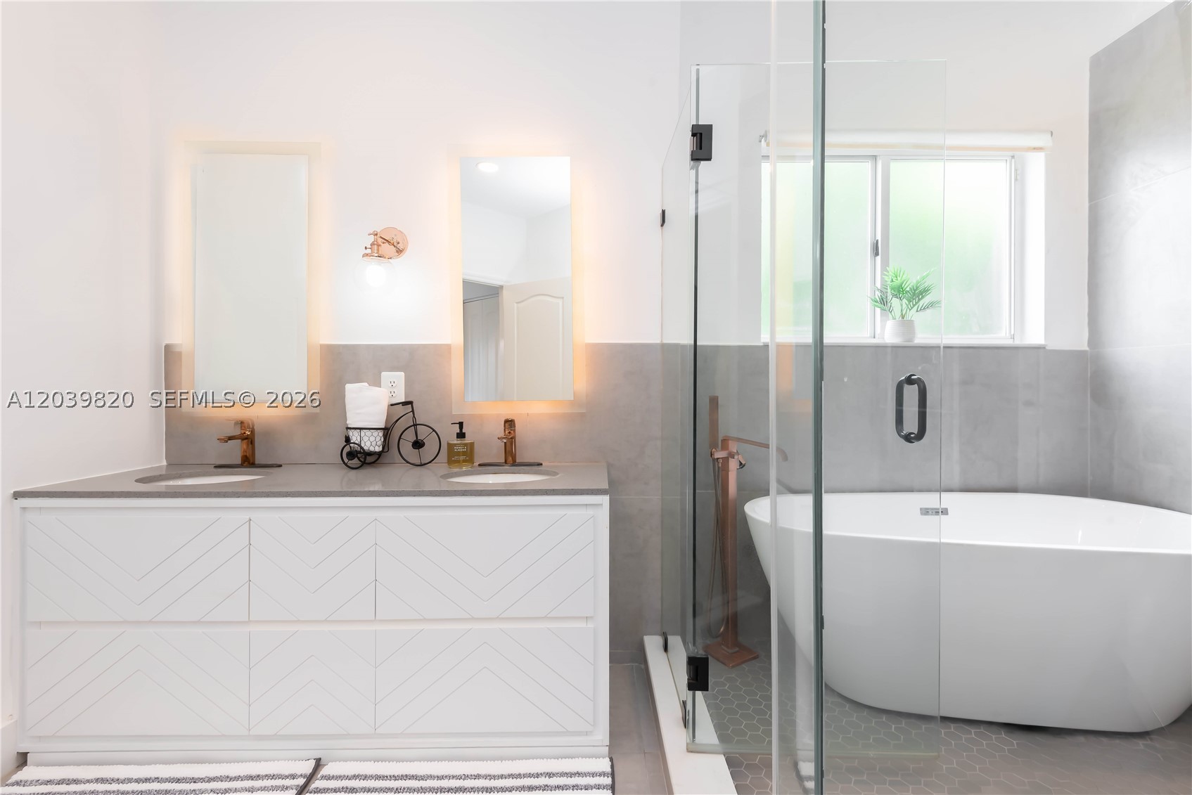 DORAL ISLES-ANTILLES - Residential
