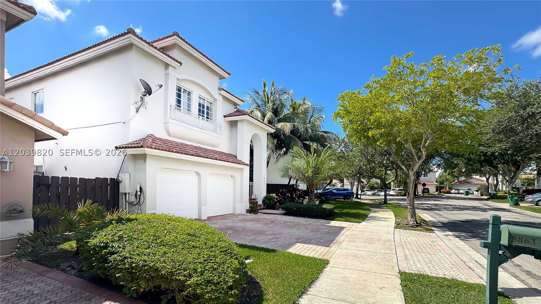 DORAL ISLES-ANTILLES - Residential