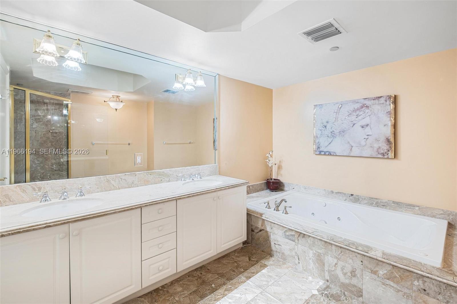 SOLIMAR CONDO - Residential