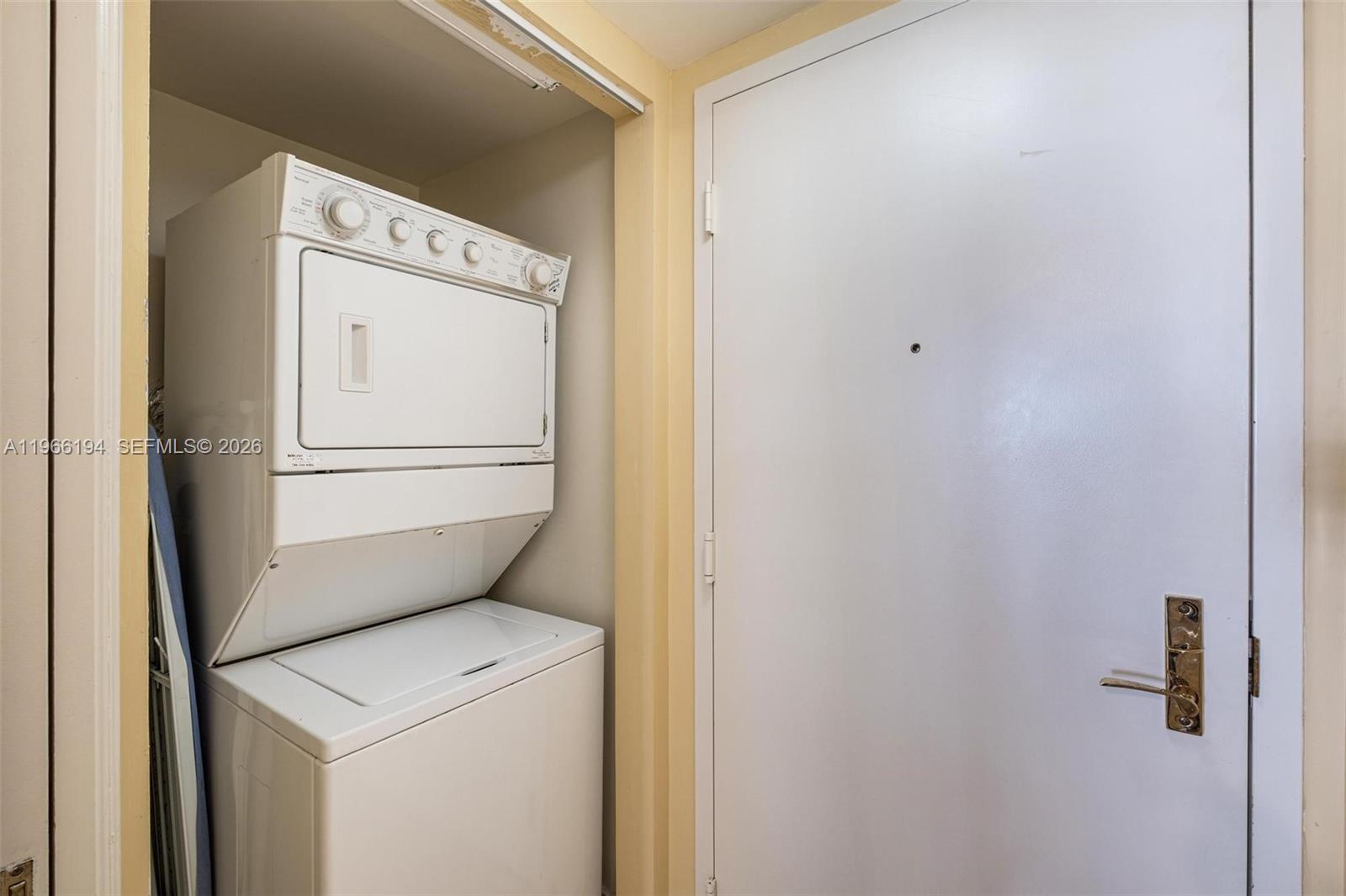 SOLIMAR CONDO - Residential