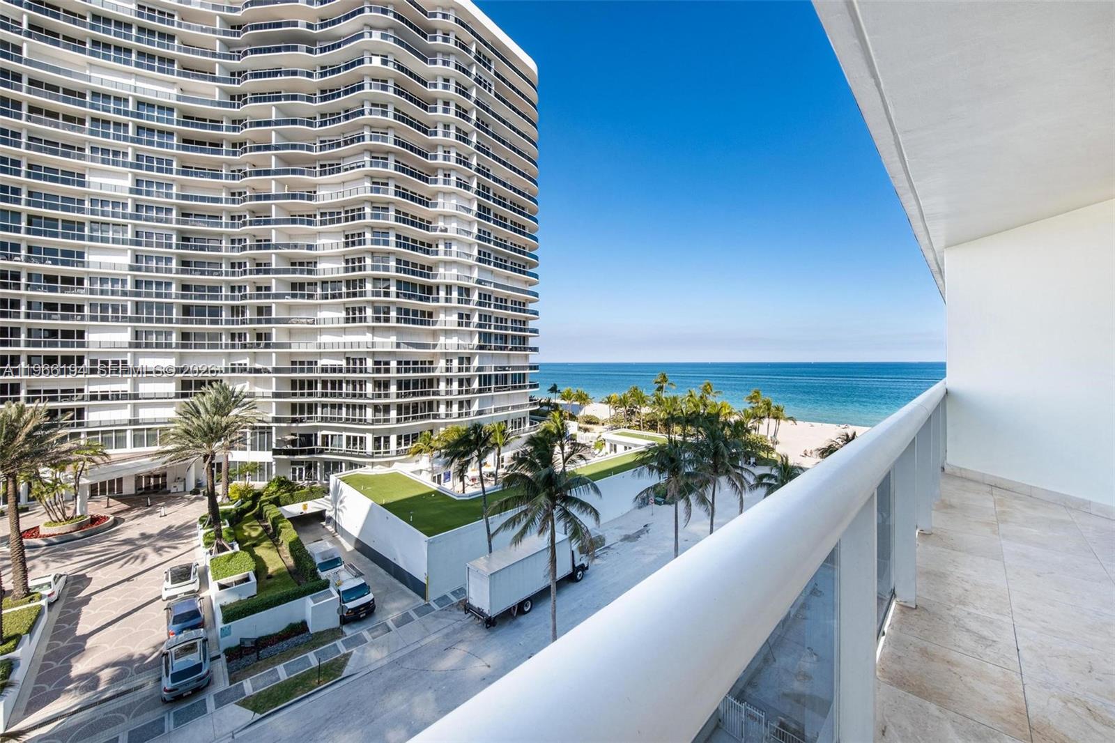 SOLIMAR CONDO - Residential