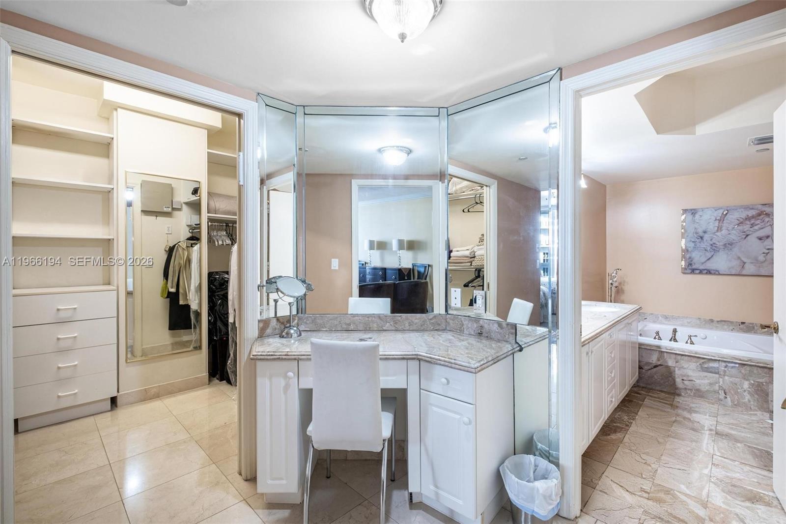 SOLIMAR CONDO - Residential