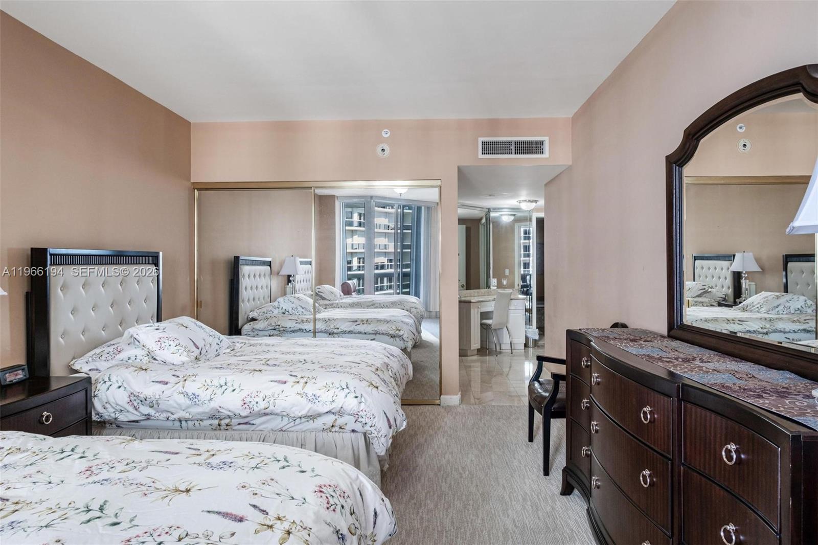 SOLIMAR CONDO - Residential