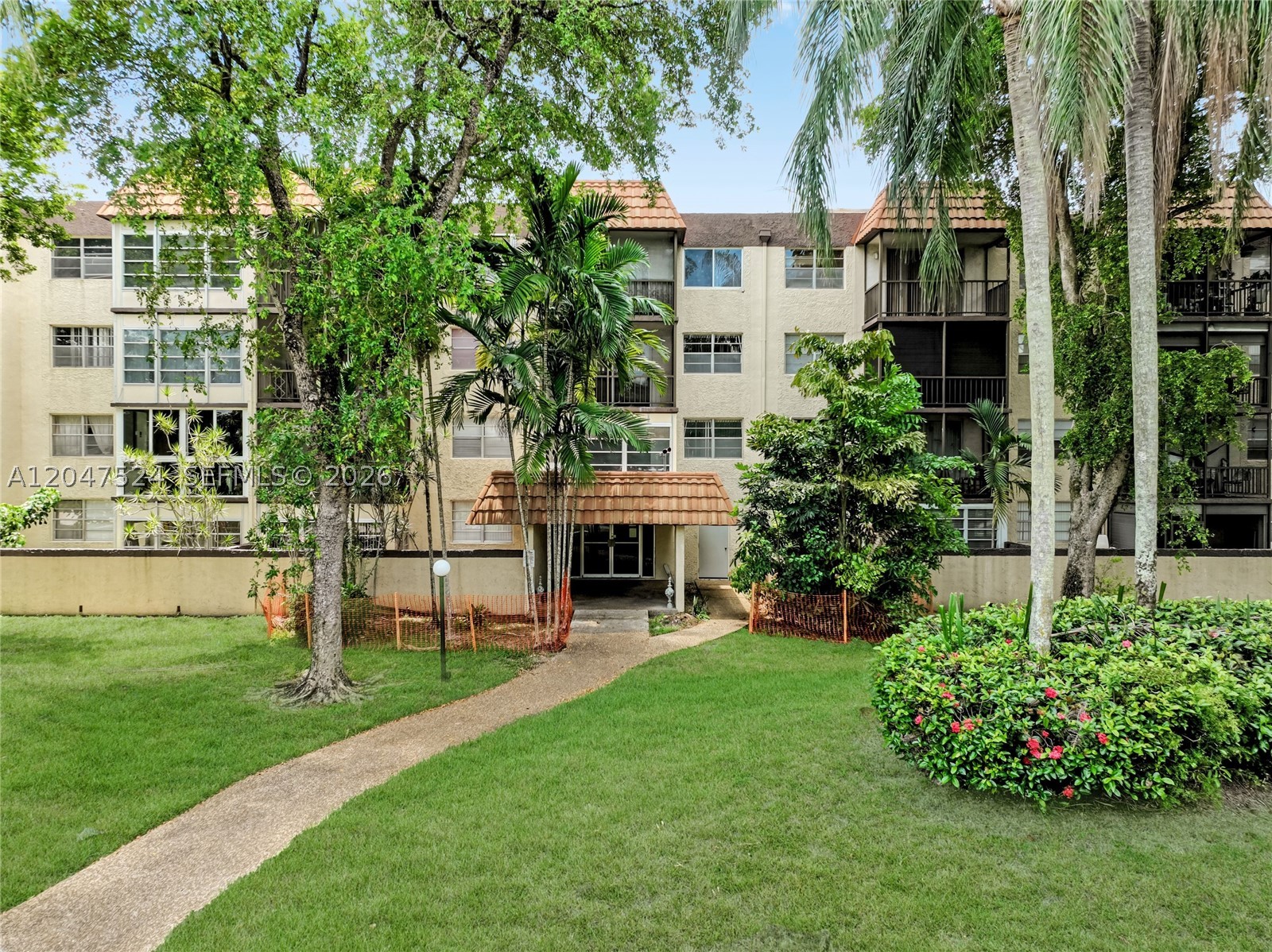 OMEGA CONDO NO 2 - Residential