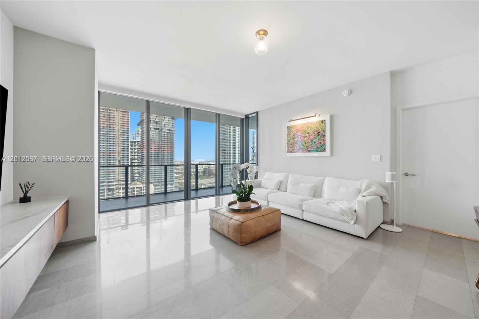 REACH CONDO - Residential