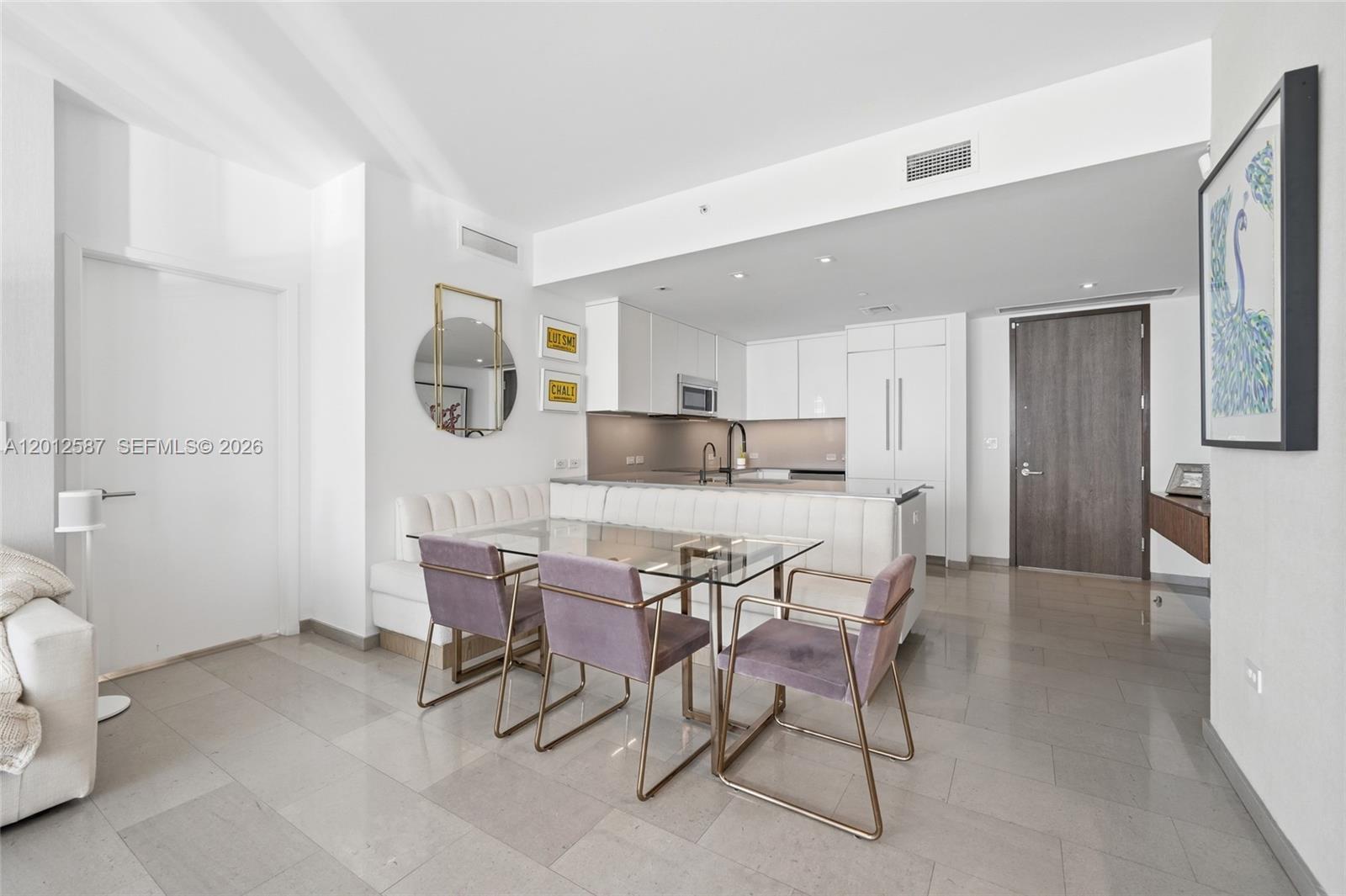 REACH CONDO - Residential