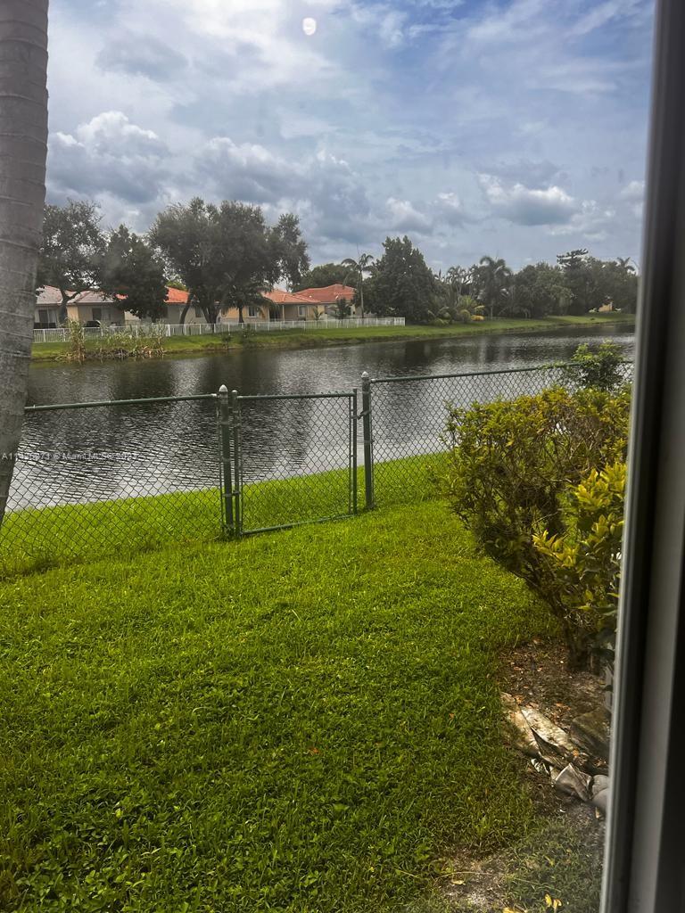 VILLAGES OF RENAISSANCE - Residential Lease