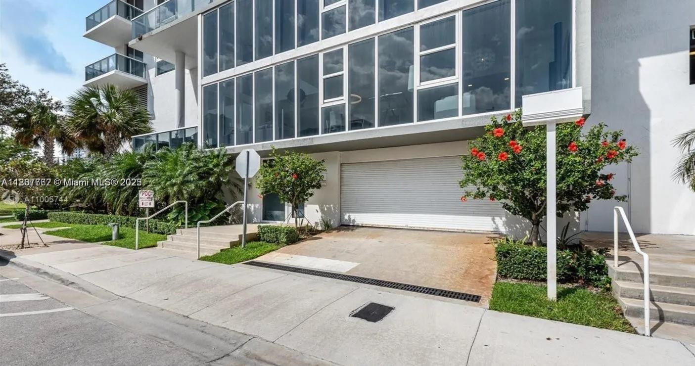 BAY HOUSE MIAMI CONDO - Residential
