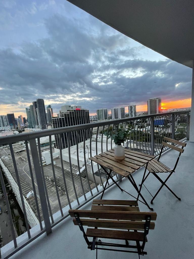 OPERA TOWER CONDO - Residential