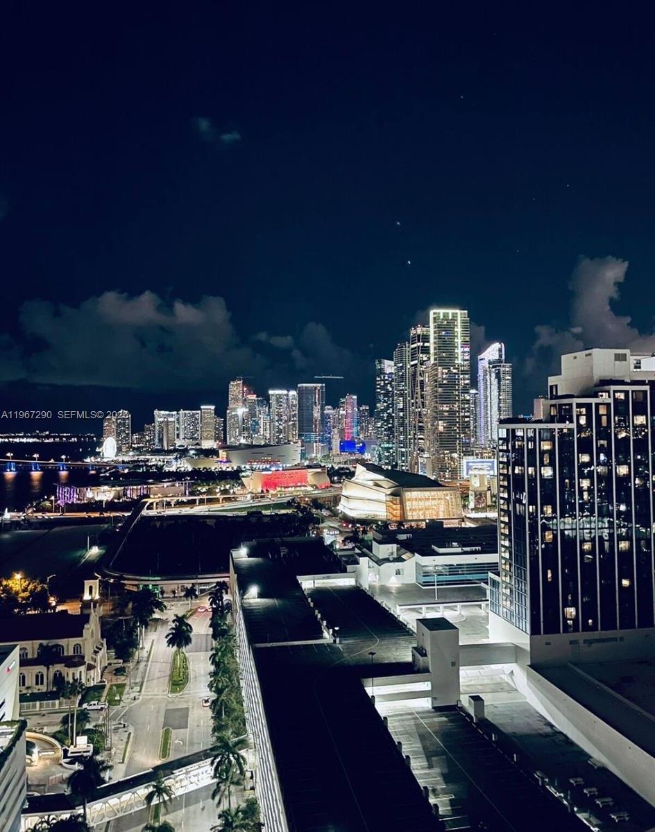 GORGEOUS VIEWS!! THIS 1/1 APARTMENT IN THE HEART OF EDGEWATER IS WHERE YOU WANT TO LIVE!!! WALKING DISTANCE FROM PUBLIX, GREAT PARK JUST ACROSS, RESTAURANTS NEAR BY AND MUCH MORE!! BUILDING IS ALSO JUST A FEW BLOCKS FROM I95!! 1 ASSIGNED PARKING SPACE! RENTED AT $4000 UNTIL MARCH 2027.
