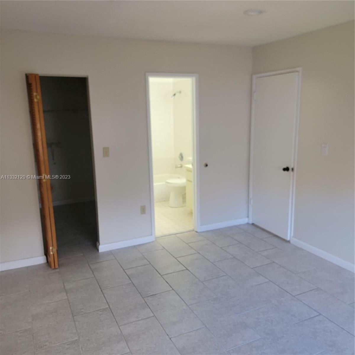 KENLAND WALK CONDO II - Residential Lease