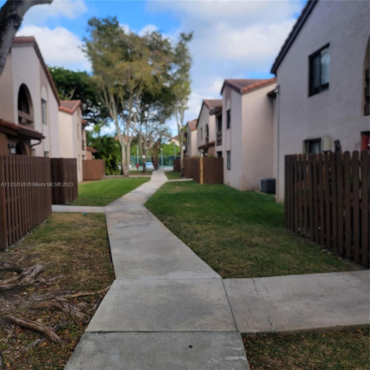 KENLAND WALK CONDO II - Residential Lease