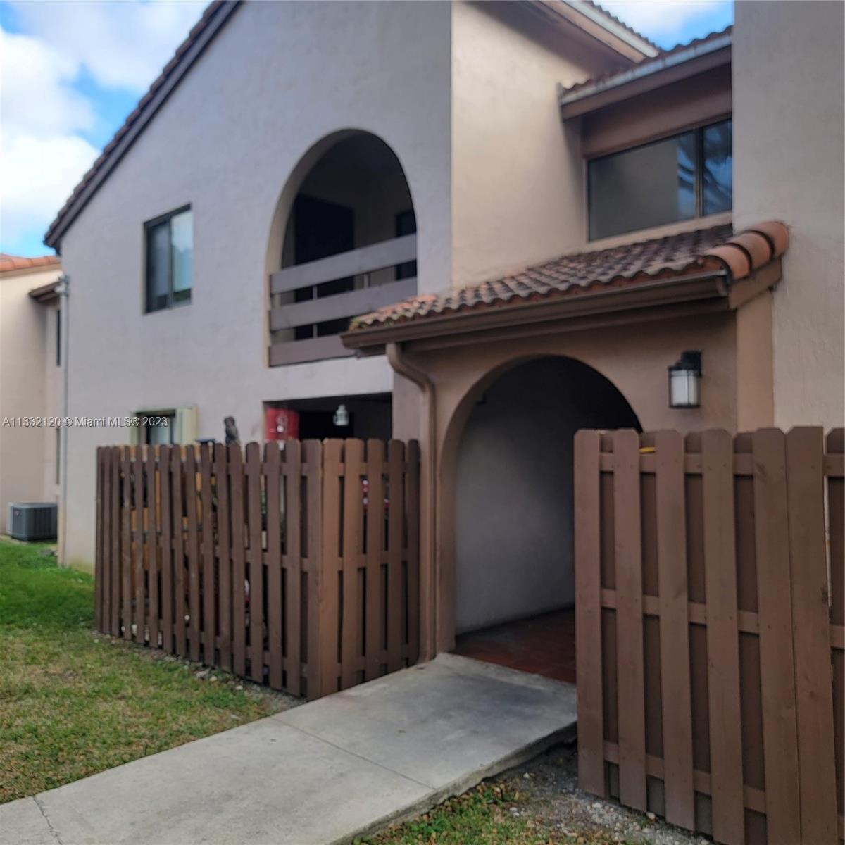 KENLAND WALK CONDO II - Residential Lease